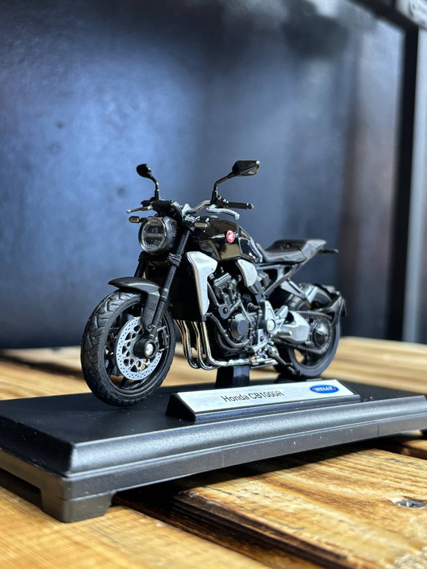 فیگور موتور Honda CB1000R از برند WELLY